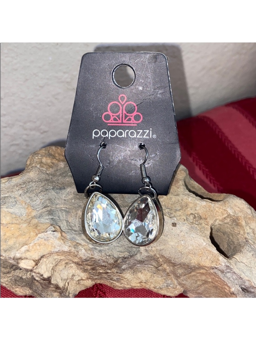 PAPARAZZI RHINESTONED TEAR DROP EARRINGS